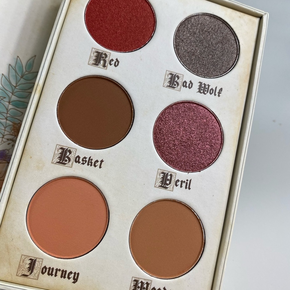 Storybook cosmetic eye pallet